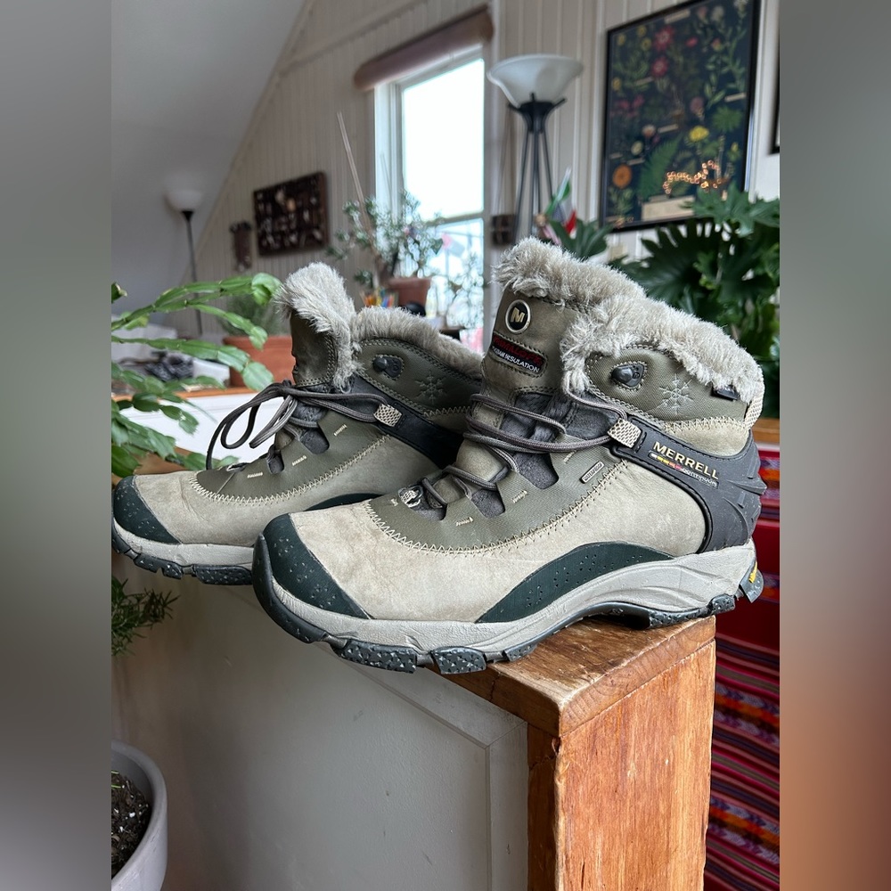 MERREL • WINTER BOOTS insulated for warmth and comfort - Picture 9 of 14